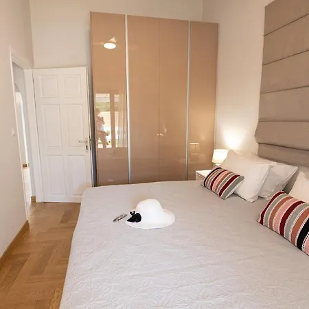 Orsalia Wellness * Poros Town